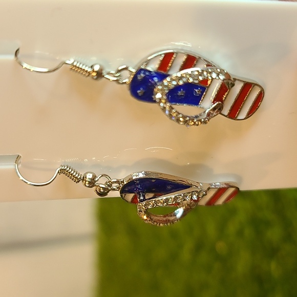 PATRIOTIC USA flip flop dangle earrings with rhinestones, 1 set NWT - Picture 6 of 8